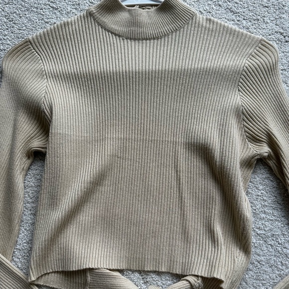 CREAM TURTLENECK - Picture 6 of 15